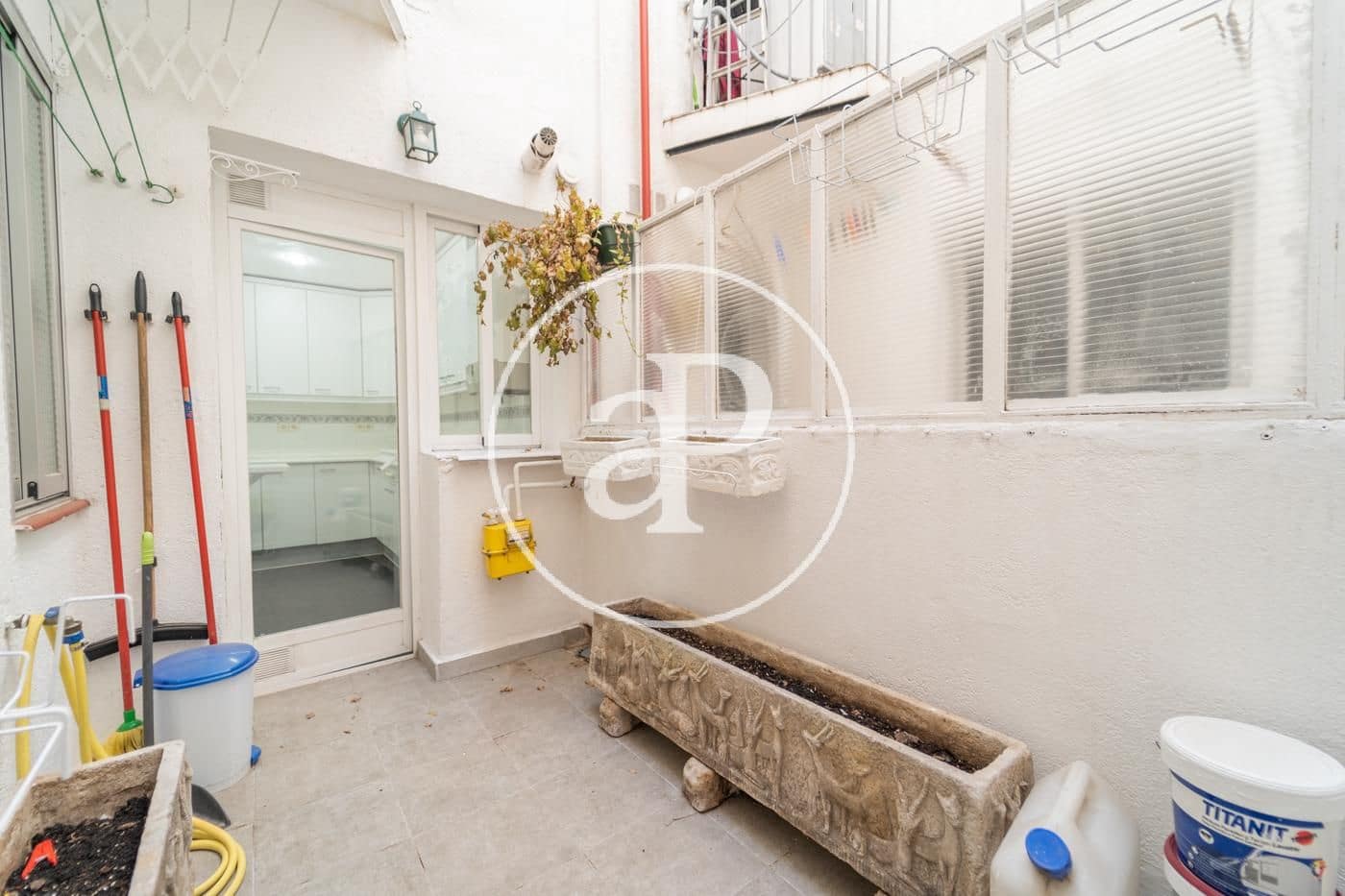 2 slaapkamer Appartement te huur in Madrid stad - € 1.990 (Ref: 10100208)