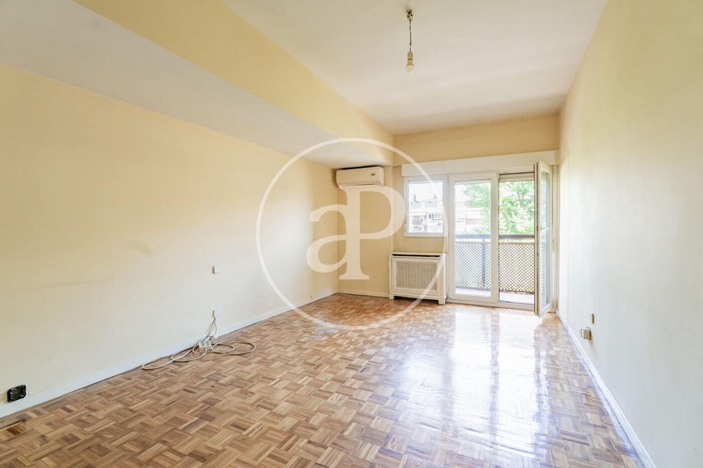 Apartamento de 4 habitaciones en Madrid ciudad en alquiler con piscina garaje - 4.000 € (Ref: 10100209)
