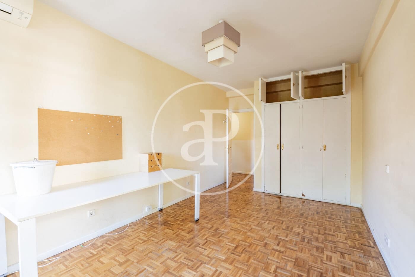 Apartamento de 4 habitaciones en Madrid ciudad en alquiler con piscina garaje - 4.000 € (Ref: 10100209)
