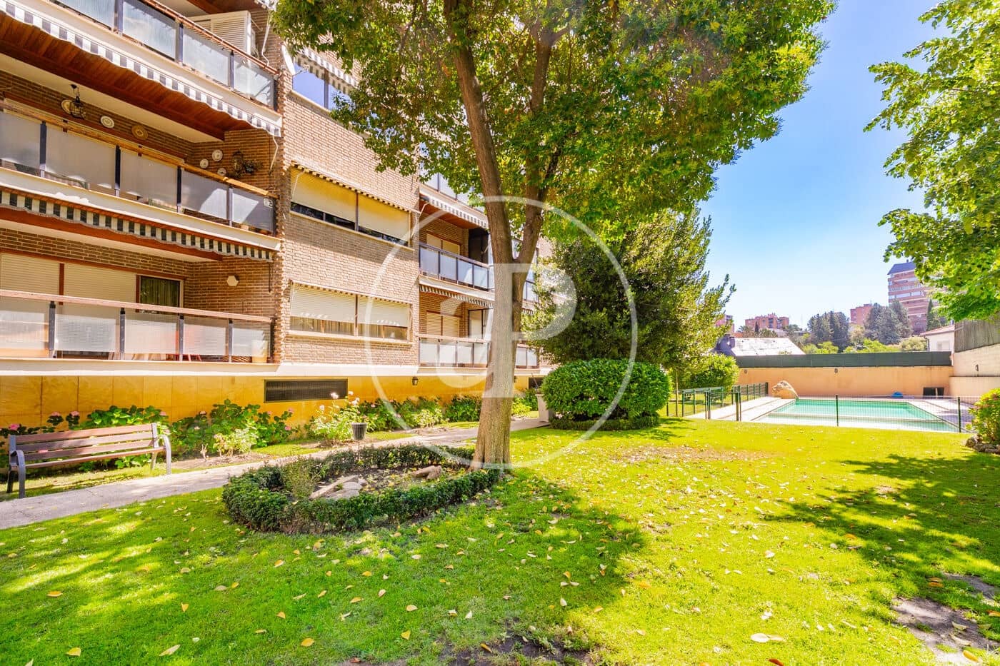 Apartamento de 4 habitaciones en Madrid ciudad en alquiler con piscina garaje - 4.000 € (Ref: 10100209)