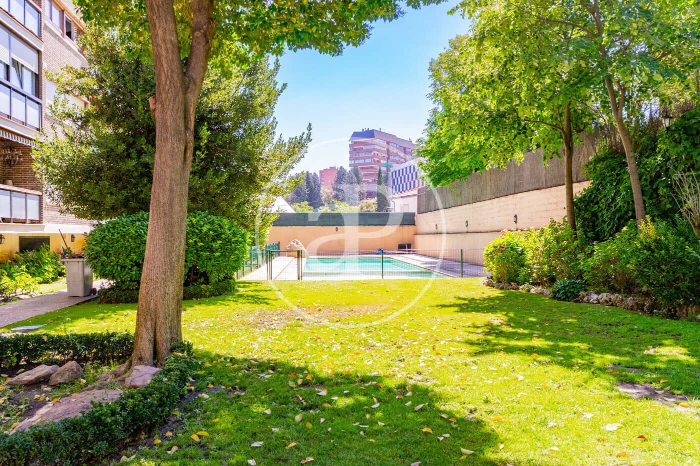 Apartamento de 4 habitaciones en Madrid ciudad en alquiler con piscina garaje - 4.000 € (Ref: 10100209)