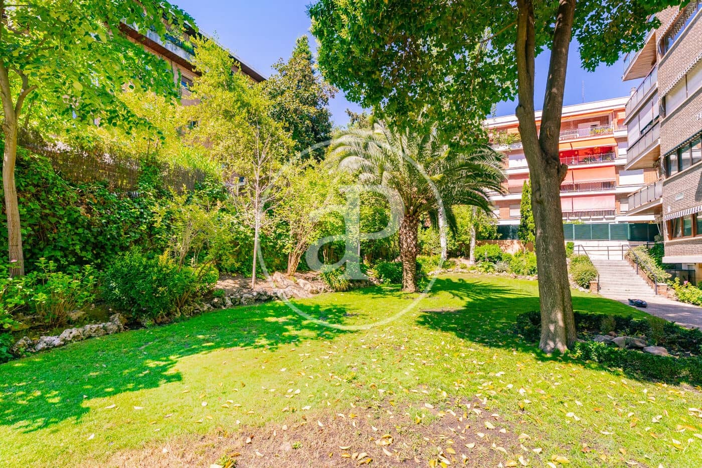 Apartamento de 4 habitaciones en Madrid ciudad en alquiler con piscina garaje - 4.000 € (Ref: 10100209)