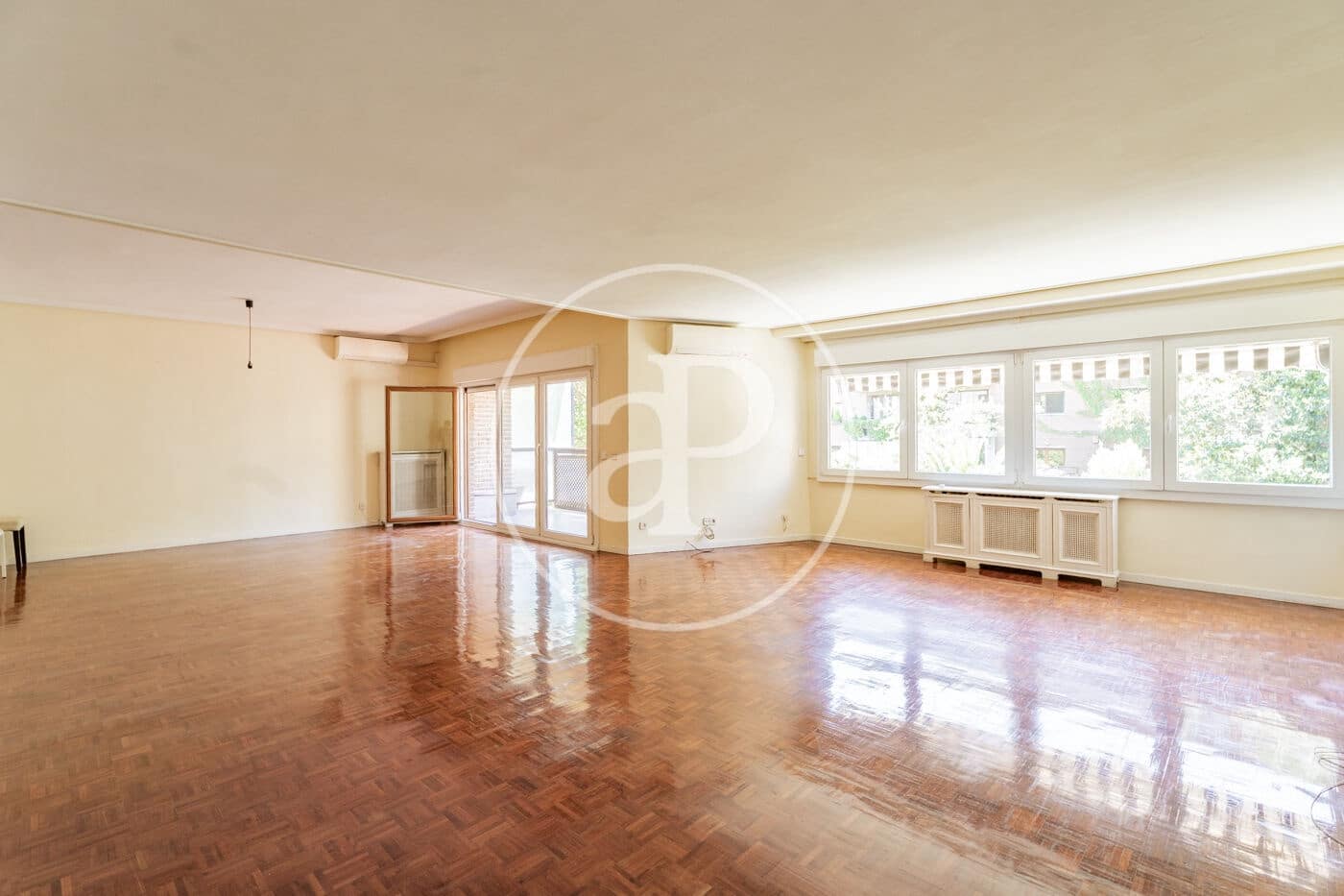 Apartamento de 4 habitaciones en Madrid ciudad en alquiler con piscina garaje - 4.000 € (Ref: 10100209)