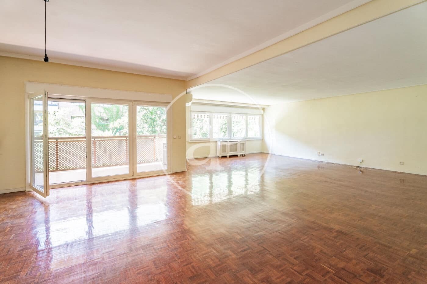 Apartamento de 4 habitaciones en Madrid ciudad en alquiler con piscina garaje - 4.000 € (Ref: 10100209)