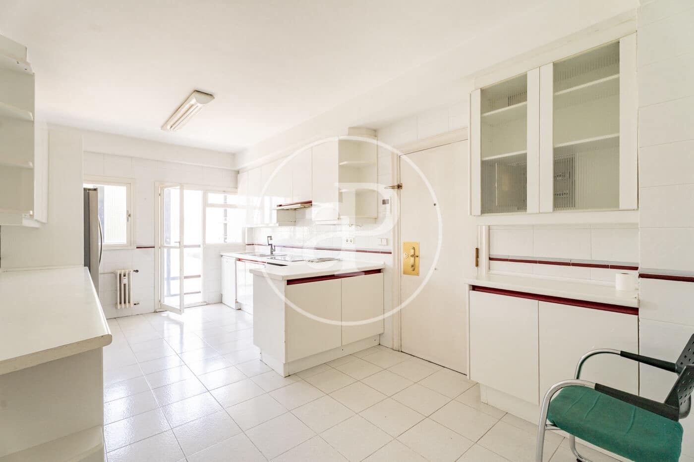 Apartamento de 4 habitaciones en Madrid ciudad en alquiler con piscina garaje - 4.000 € (Ref: 10100209)