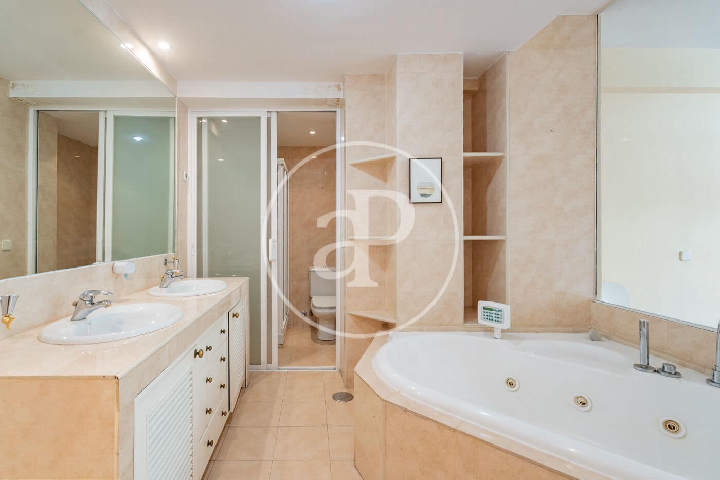Apartamento de 4 habitaciones en Madrid ciudad en alquiler con piscina garaje - 4.000 € (Ref: 10100209)