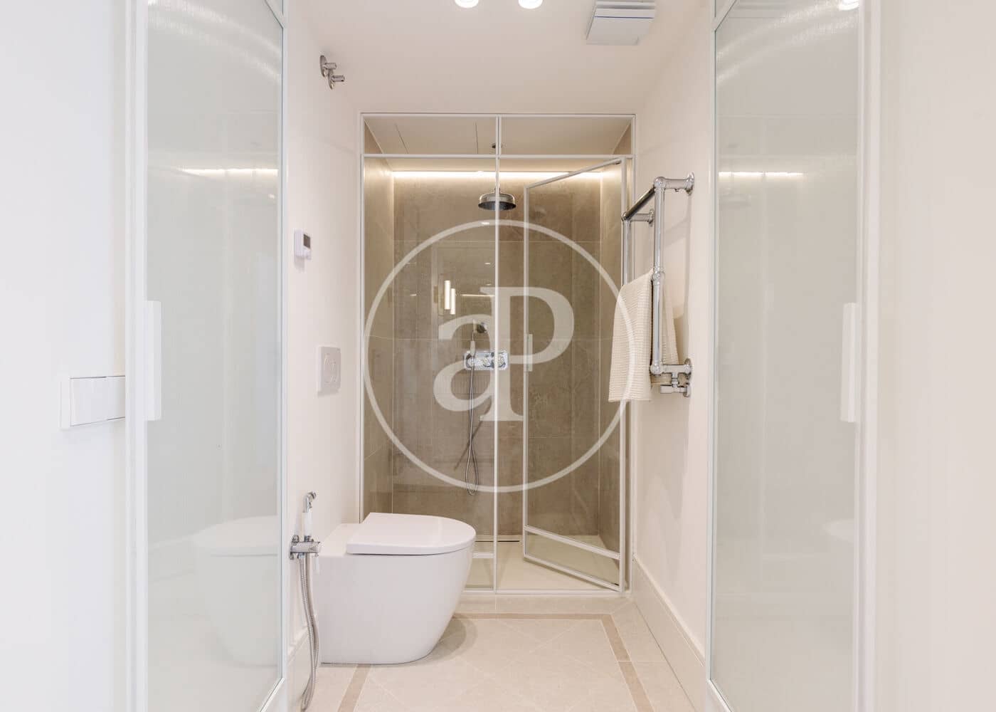 3 soveværelse Lejlighed til salg i Madrid by - € 1.750.000 (Ref: 10100220)