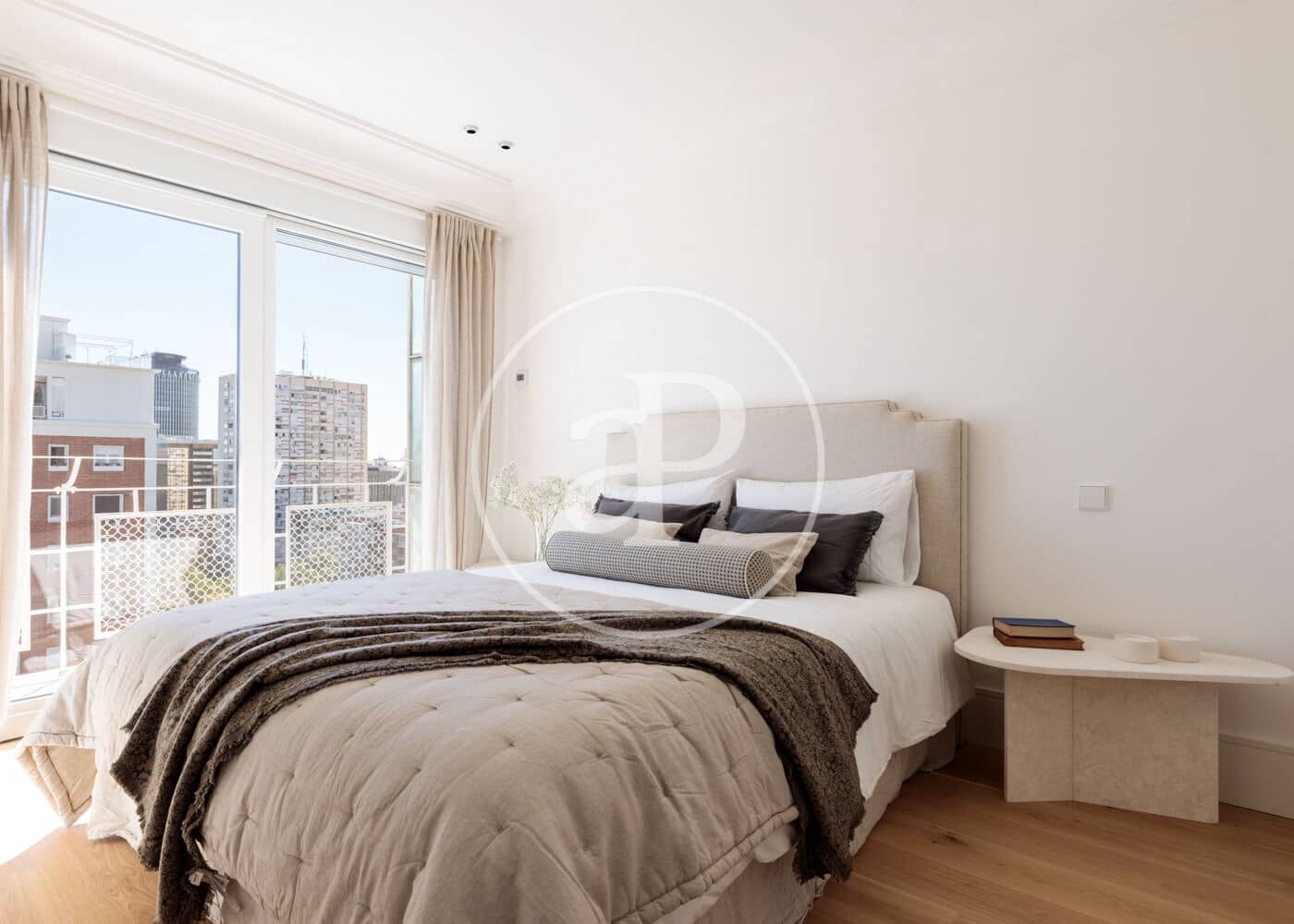 3 soveværelse Lejlighed til salg i Madrid by - € 1.750.000 (Ref: 10100220)