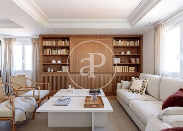 3 soveværelse Lejlighed til salg i Cuatro Caminos, Madrid by - € 1.750.000 (Ref: 10100220)