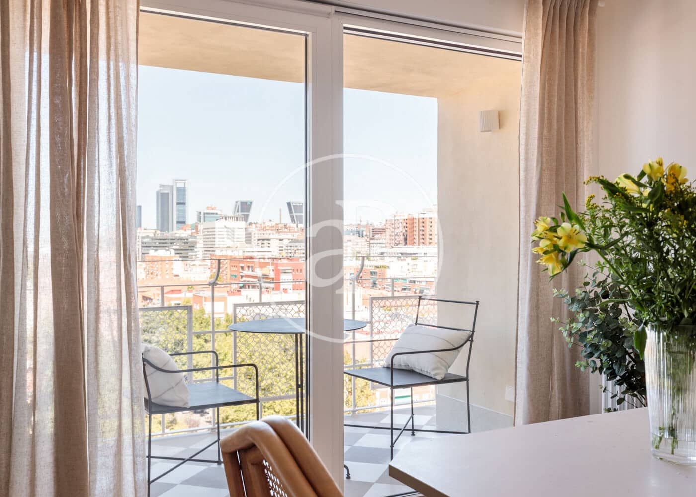 3 soveværelse Lejlighed til salg i Madrid by - € 1.750.000 (Ref: 10100220)