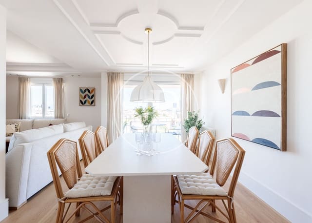 3 soveværelse Lejlighed til salg i Cuatro Caminos, Madrid by - € 1.750.000 (Ref: 10100220)