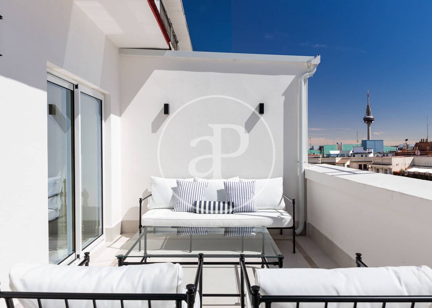 Ático de 3 habitaciones en Madrid ciudad en venta - 2.750.000 € (Ref: 10100221)