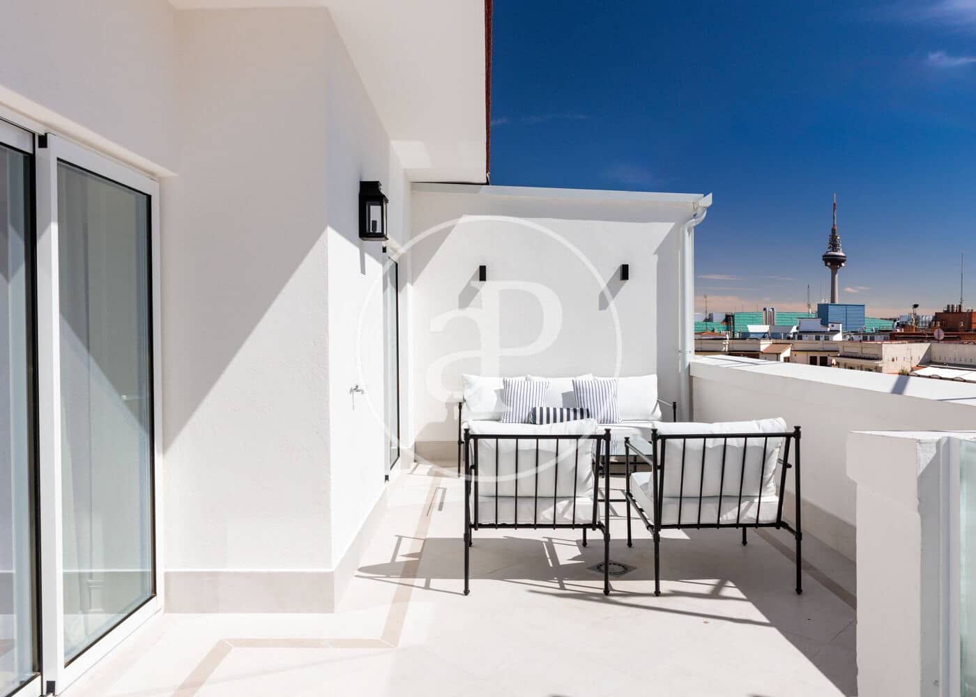 Ático de 3 habitaciones en Madrid ciudad en venta - 2.750.000 € (Ref: 10100221)