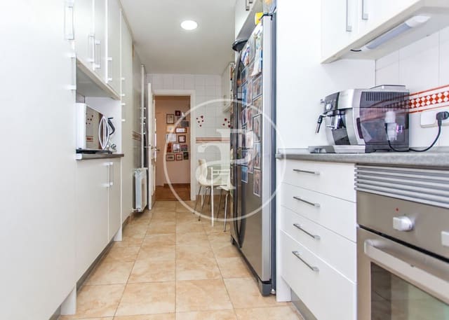 Apartamento de 3 habitaciones en Colina, Madrid ciudad en alquiler con piscina garaje - 3.500 € (Ref: 10102490)