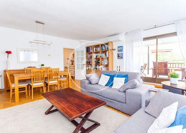 Apartamento de 3 habitaciones en Colina, Madrid ciudad en alquiler con piscina garaje - 3.500 € (Ref: 10102490)