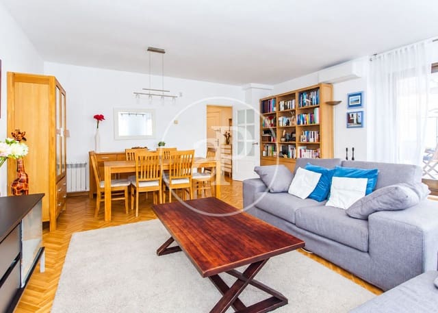 Apartamento de 3 habitaciones en Colina, Madrid ciudad en alquiler con piscina garaje - 3.500 € (Ref: 10102490)