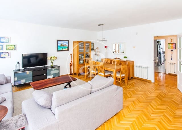 Apartamento de 3 habitaciones en Colina, Madrid ciudad en alquiler con piscina garaje - 3.500 € (Ref: 10102490)