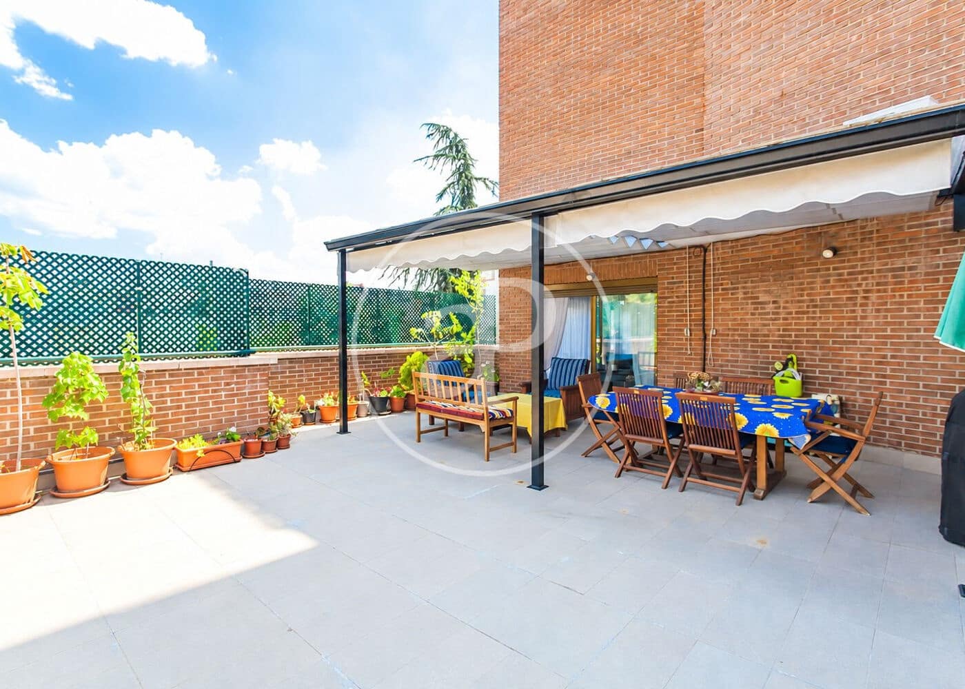 Apartamento de 3 habitaciones en Madrid ciudad en alquiler con piscina garaje - 3.500 € (Ref: 10102490)