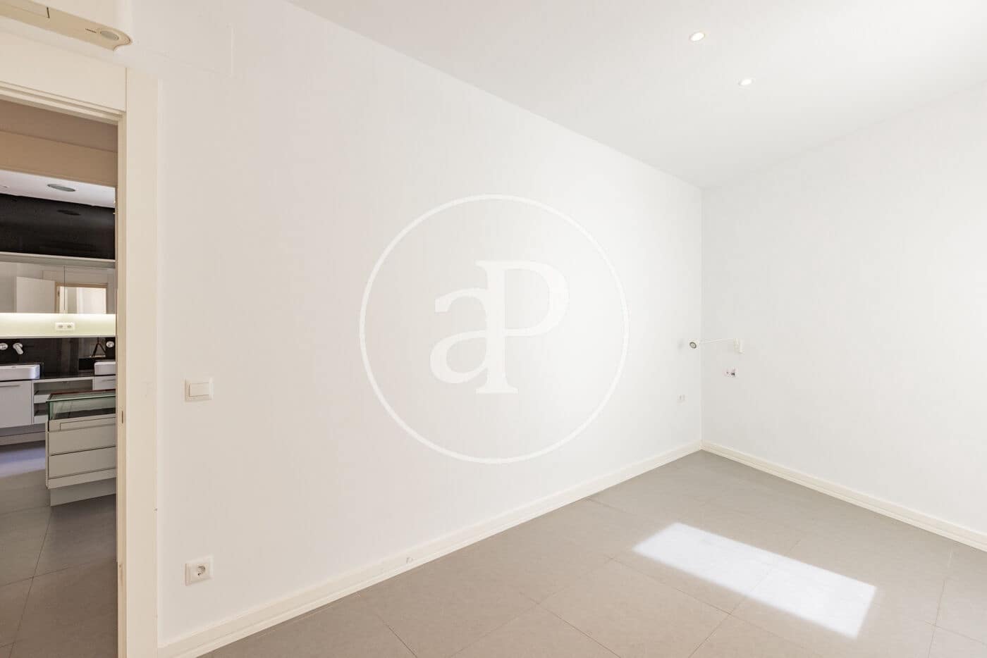 3 sovrum Lägenhet att hyra i Madrid stad med garage - 4 275 € (Ref: 10102491)