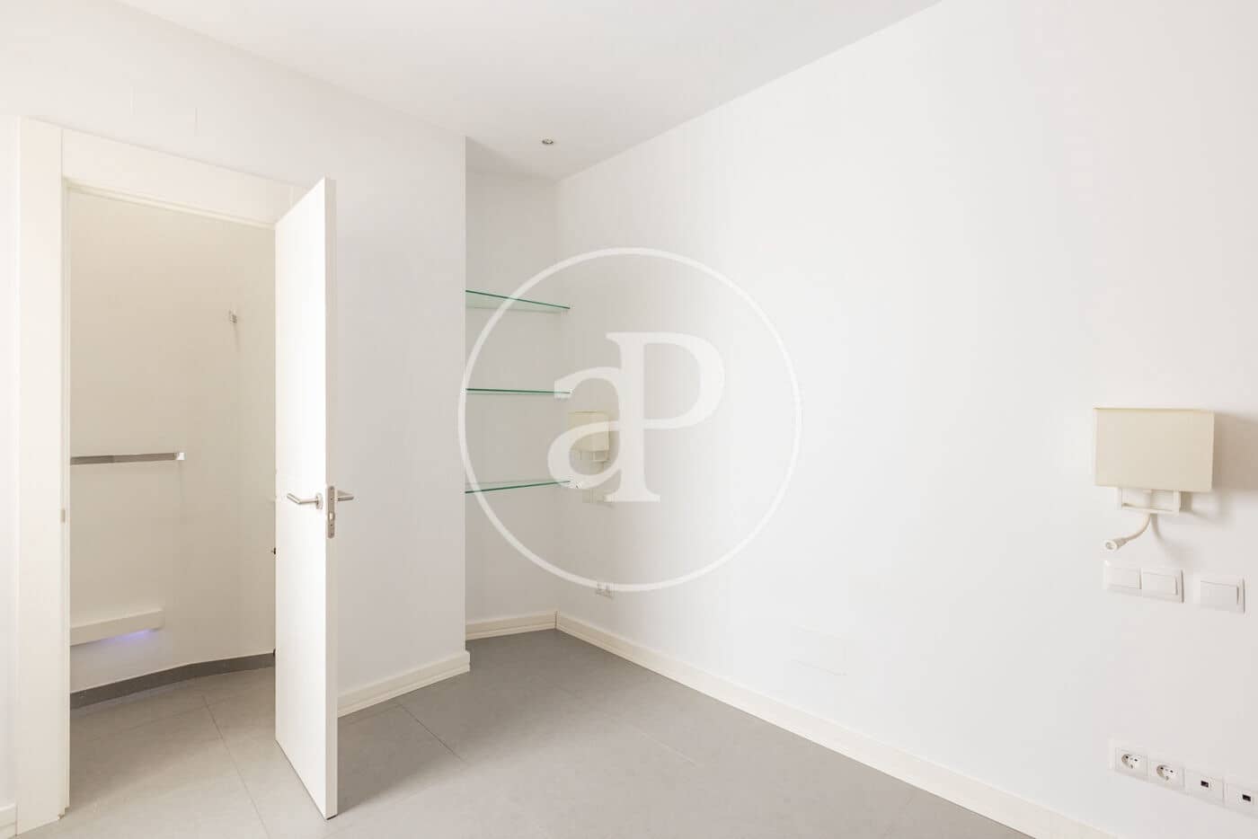 3 sovrum Lägenhet att hyra i Madrid stad med garage - 4 275 € (Ref: 10102491)