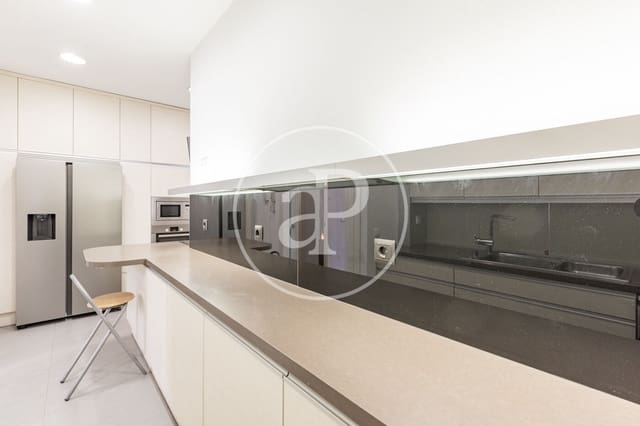 3 sovrum Lägenhet att hyra i Justicia, Madrid stad med garage - 4 275 € (Ref: 10102491)