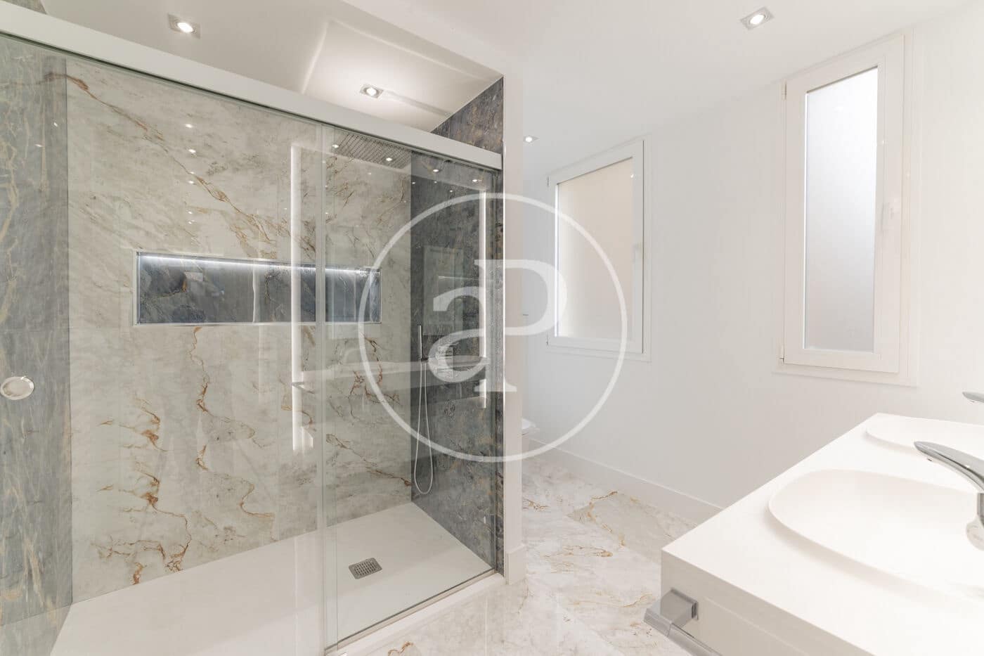 Appartement de 3 chambres à louer à Madrid ville - 4 500 € (Ref: 10102493)