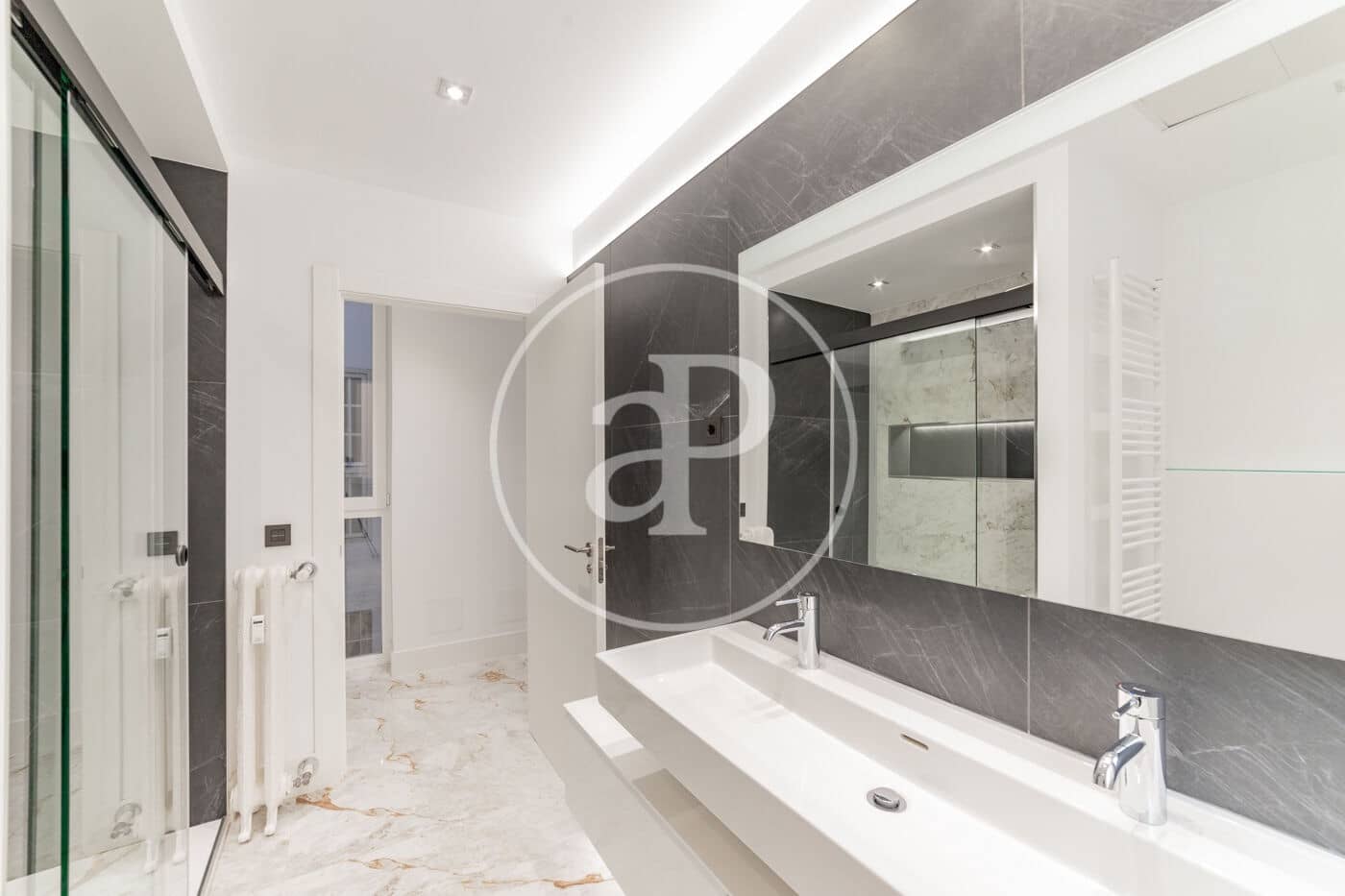 Appartement de 3 chambres à louer à Madrid ville - 4 500 € (Ref: 10102493)