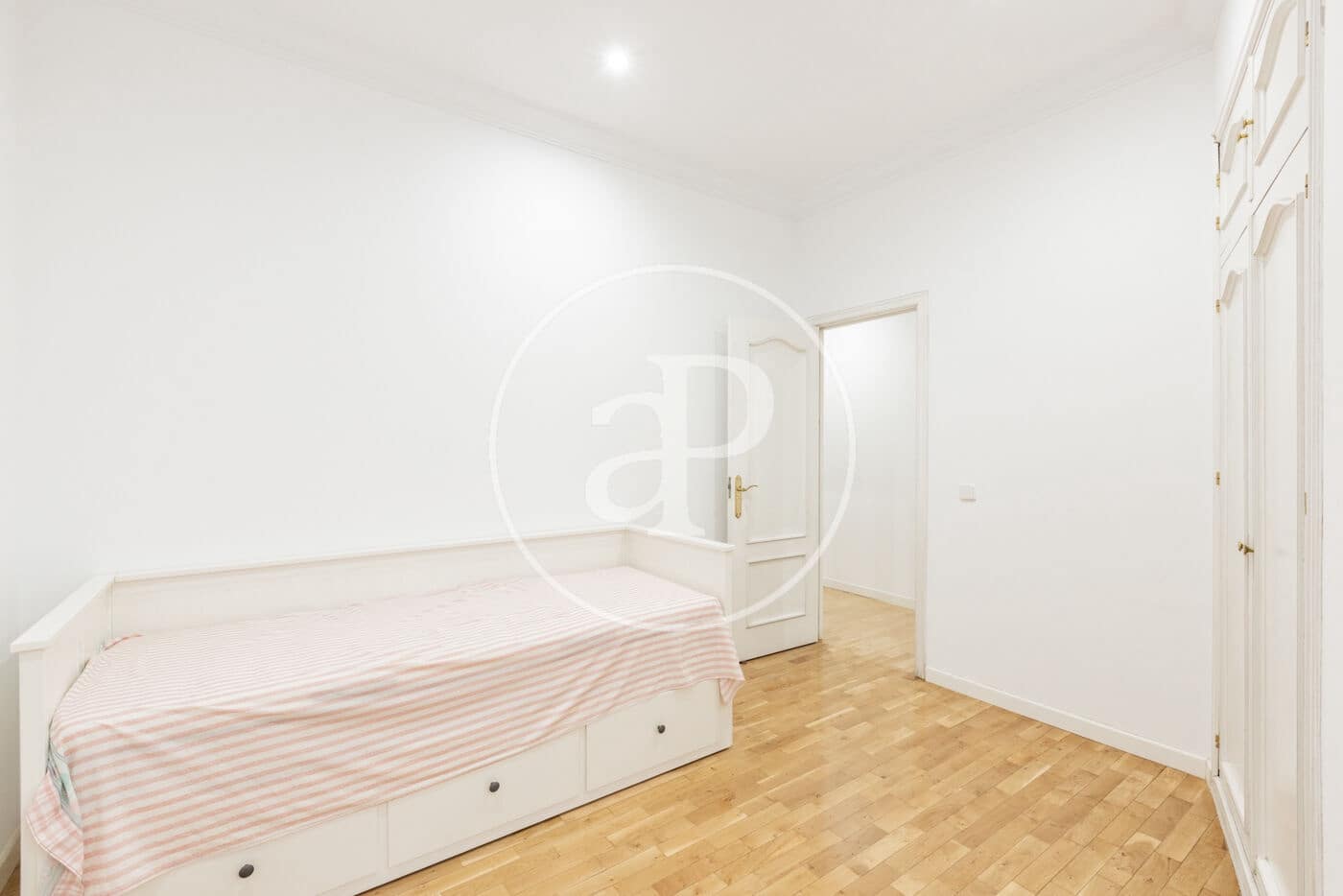 2 quarto Apartamento para venda em Madrid cidade com garagem - 750 000 € (Ref: 10102494)