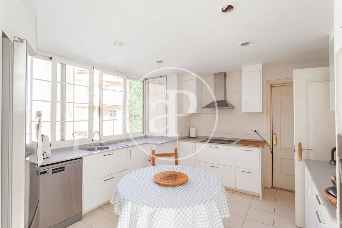 4 Zimmer Villa zu verkaufen in Pozuelo de Alarcon mit Pool Garage - 1.240.000 € (Ref: 10102495)