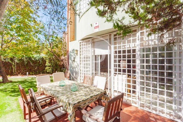 4 sypialnia Willa na sprzedaż w Pozuelo de Alarcón z basenem garażem - 1 240 000 € (Ref: 10102495)