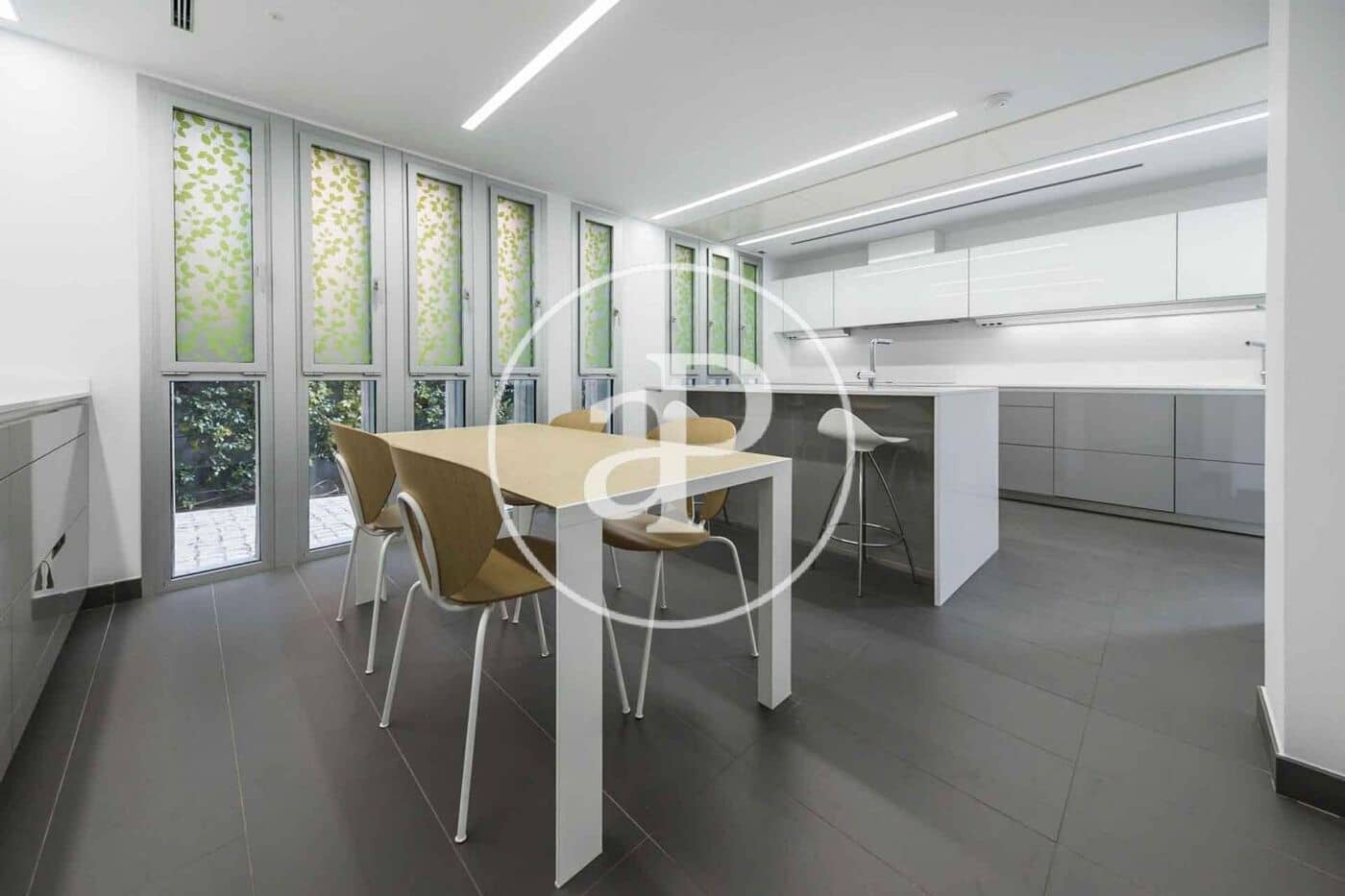 Villa/Maison de 5 chambres à louer à Madrid ville avec piscine garage - 8 000 € (Ref: 10102496)
