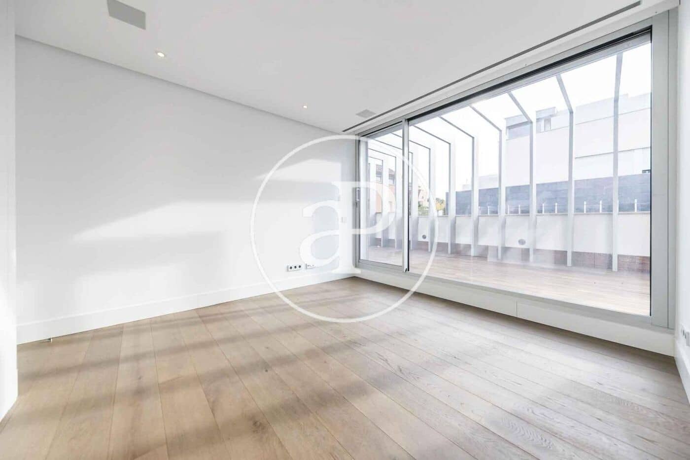 Villa/Maison de 5 chambres à louer à Madrid ville avec piscine garage - 8 000 € (Ref: 10102496)