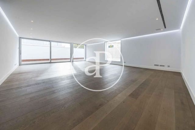 Villa/Maison de 5 chambres à louer à Ciudad Lineal, Madrid ville avec piscine garage - 8 000 € (Ref: 10102496)