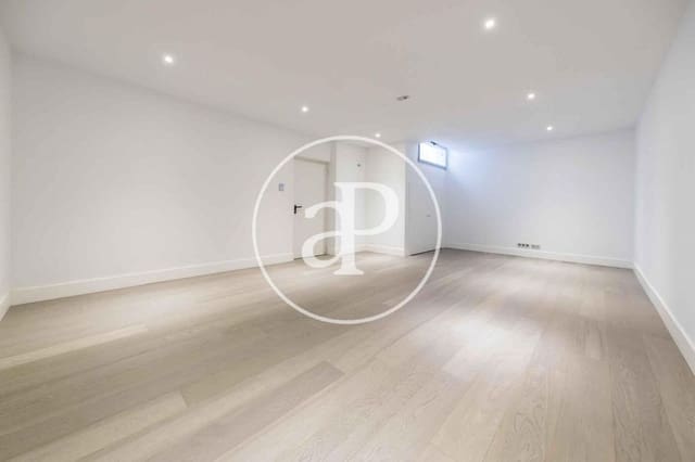 Villa/Maison de 5 chambres à louer à Ciudad Lineal, Madrid ville avec piscine garage - 8 000 € (Ref: 10102496)