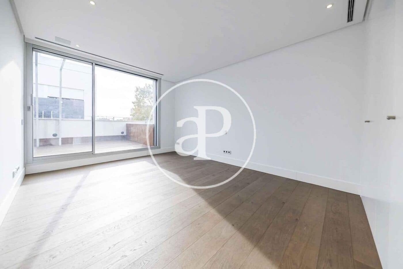 Villa/Maison de 5 chambres à louer à Madrid ville avec piscine garage - 8 000 € (Ref: 10102496)
