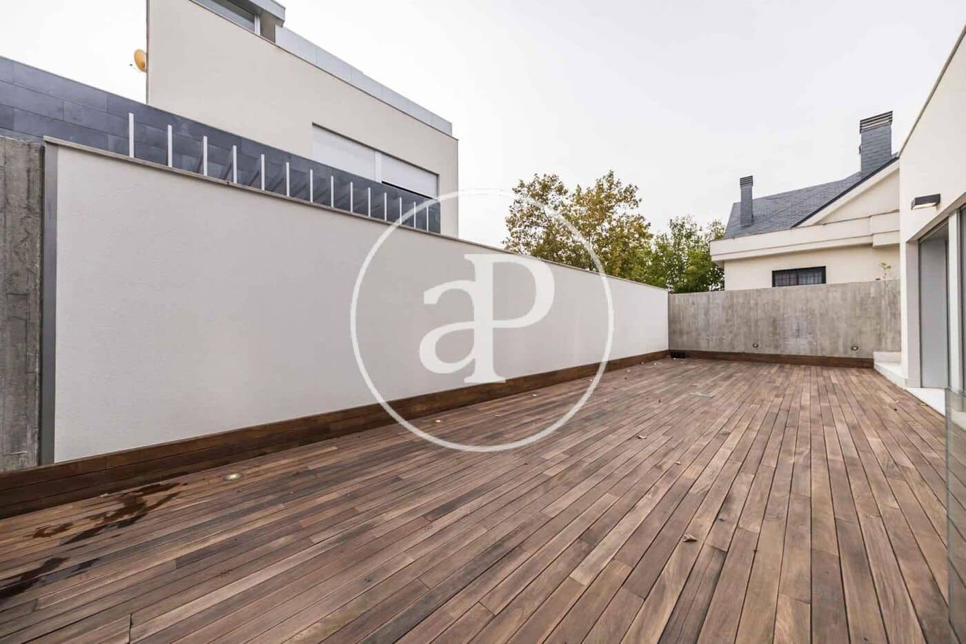Villa/Maison de 5 chambres à louer à Madrid ville avec piscine garage - 8 000 € (Ref: 10102496)