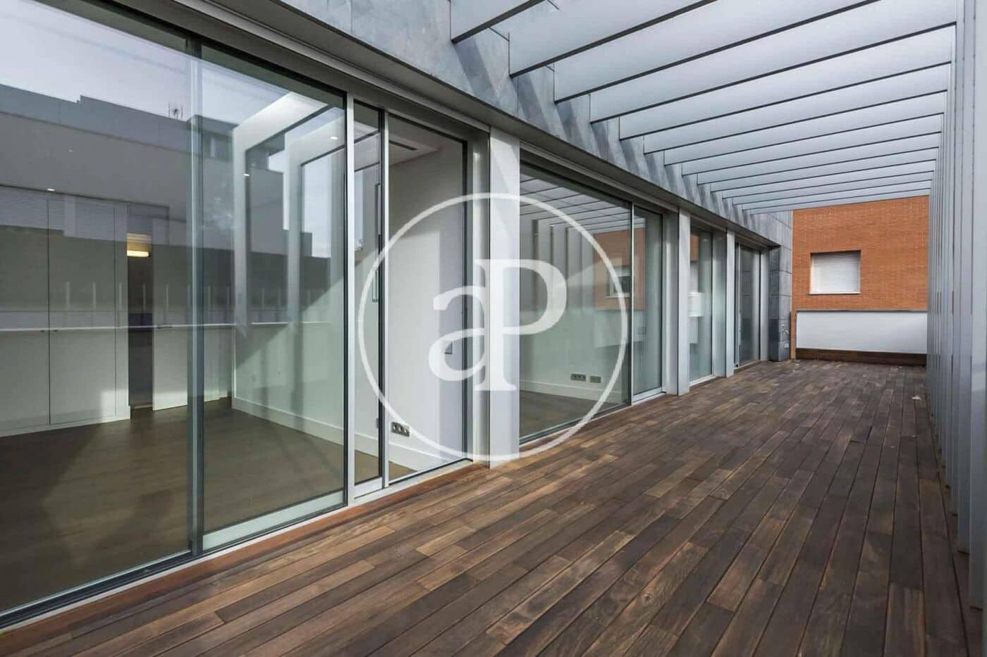 Villa/Maison de 5 chambres à louer à Madrid ville avec piscine garage - 8 000 € (Ref: 10102496)