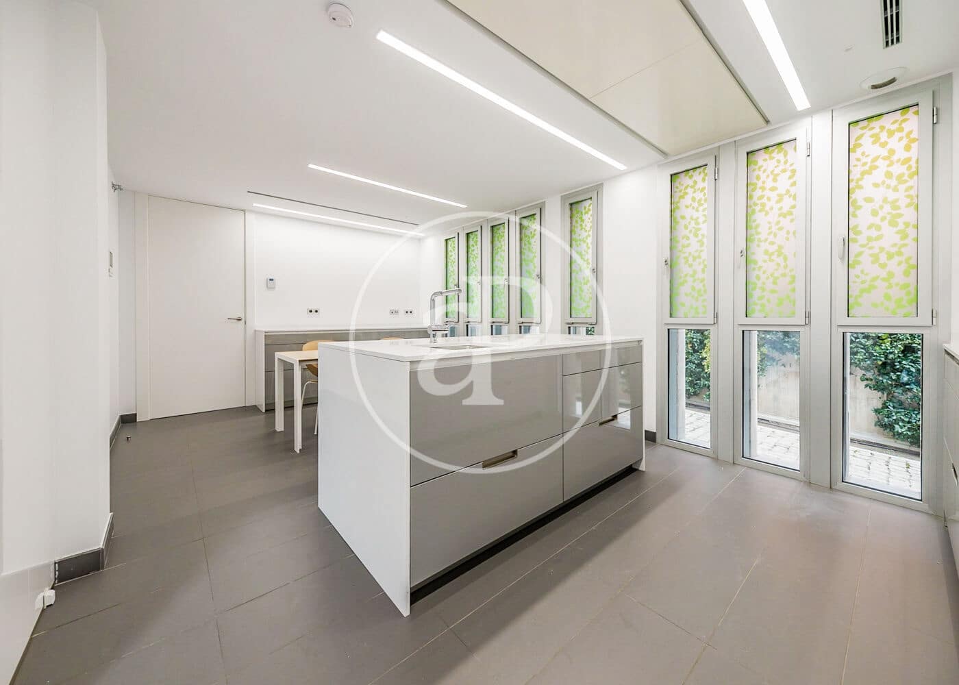 5 bedroom Villa for sale in Madrid city with pool garage - € 3,500,000 (Ref: 10109632)
