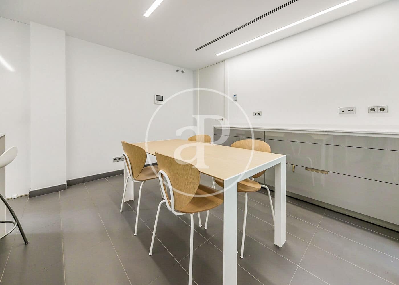 5 bedroom Villa for sale in Madrid city with pool garage - € 3,500,000 (Ref: 10109632)