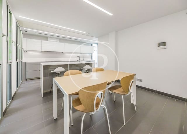 5 bedroom Villa for sale in Ciudad Lineal, Madrid city with pool garage - € 3,500,000 (Ref: 10109632)