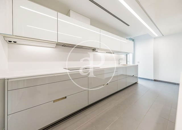 5 bedroom Villa for sale in Ciudad Lineal, Madrid city with pool garage - € 3,500,000 (Ref: 10109632)