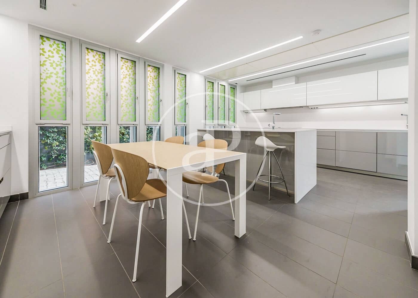 5 bedroom Villa for sale in Madrid city with pool garage - € 3,500,000 (Ref: 10109632)