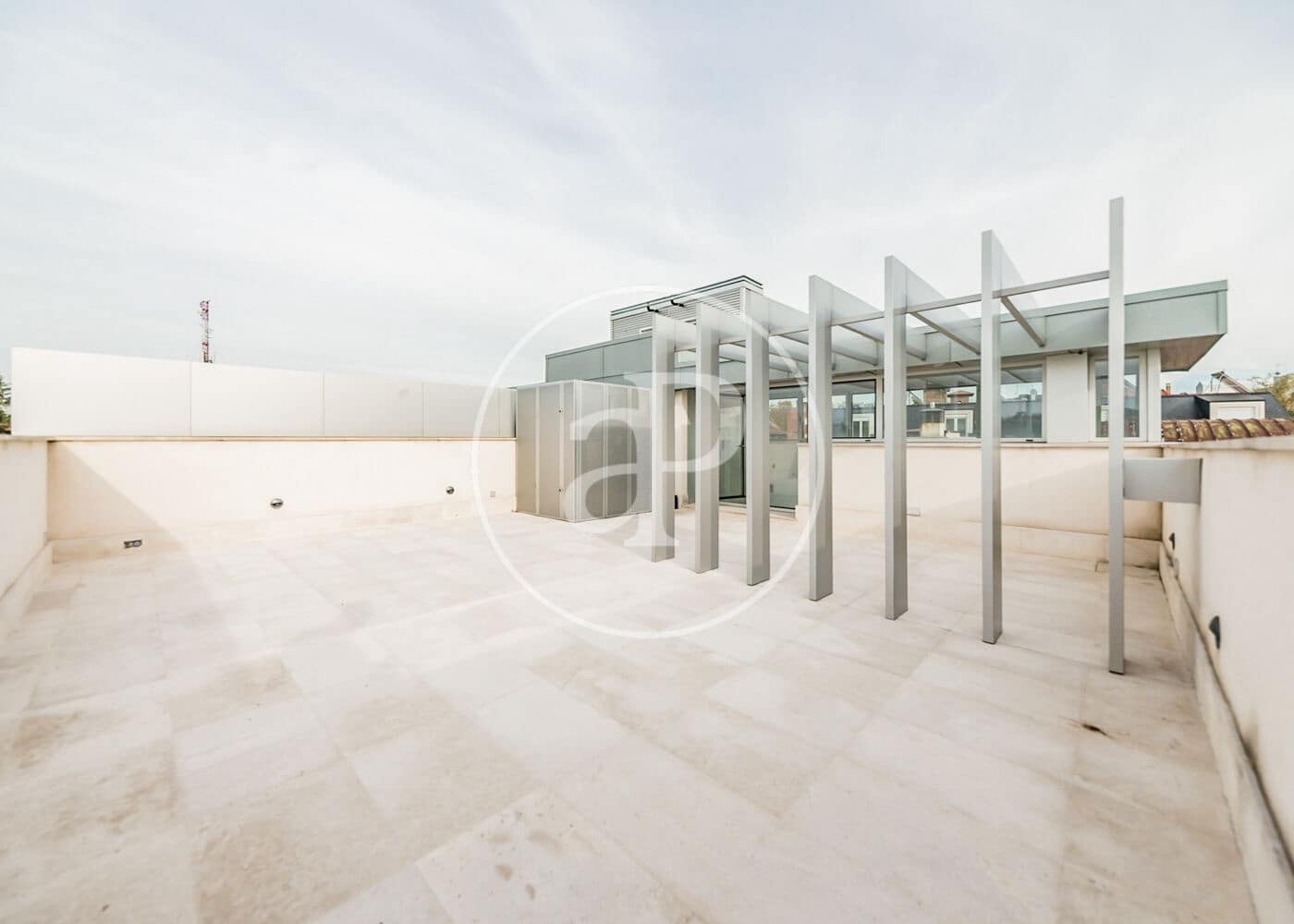 5 bedroom Villa for sale in Madrid city with pool garage - € 3,500,000 (Ref: 10109632)