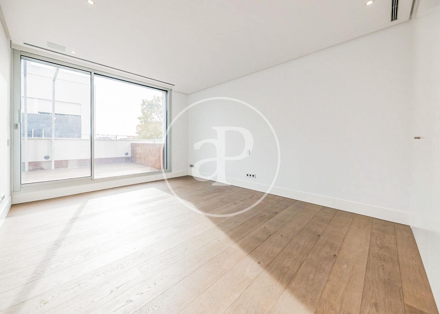 5 bedroom Villa for sale in Madrid city with pool garage - € 3,500,000 (Ref: 10109632)