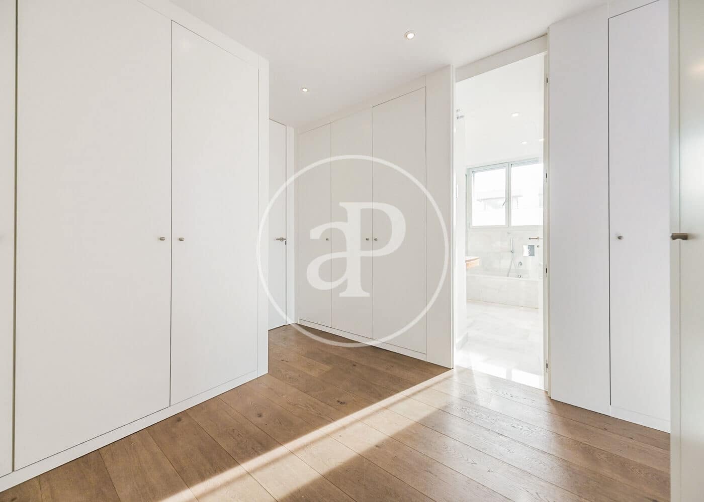 5 bedroom Villa for sale in Madrid city with pool garage - € 3,500,000 (Ref: 10109632)