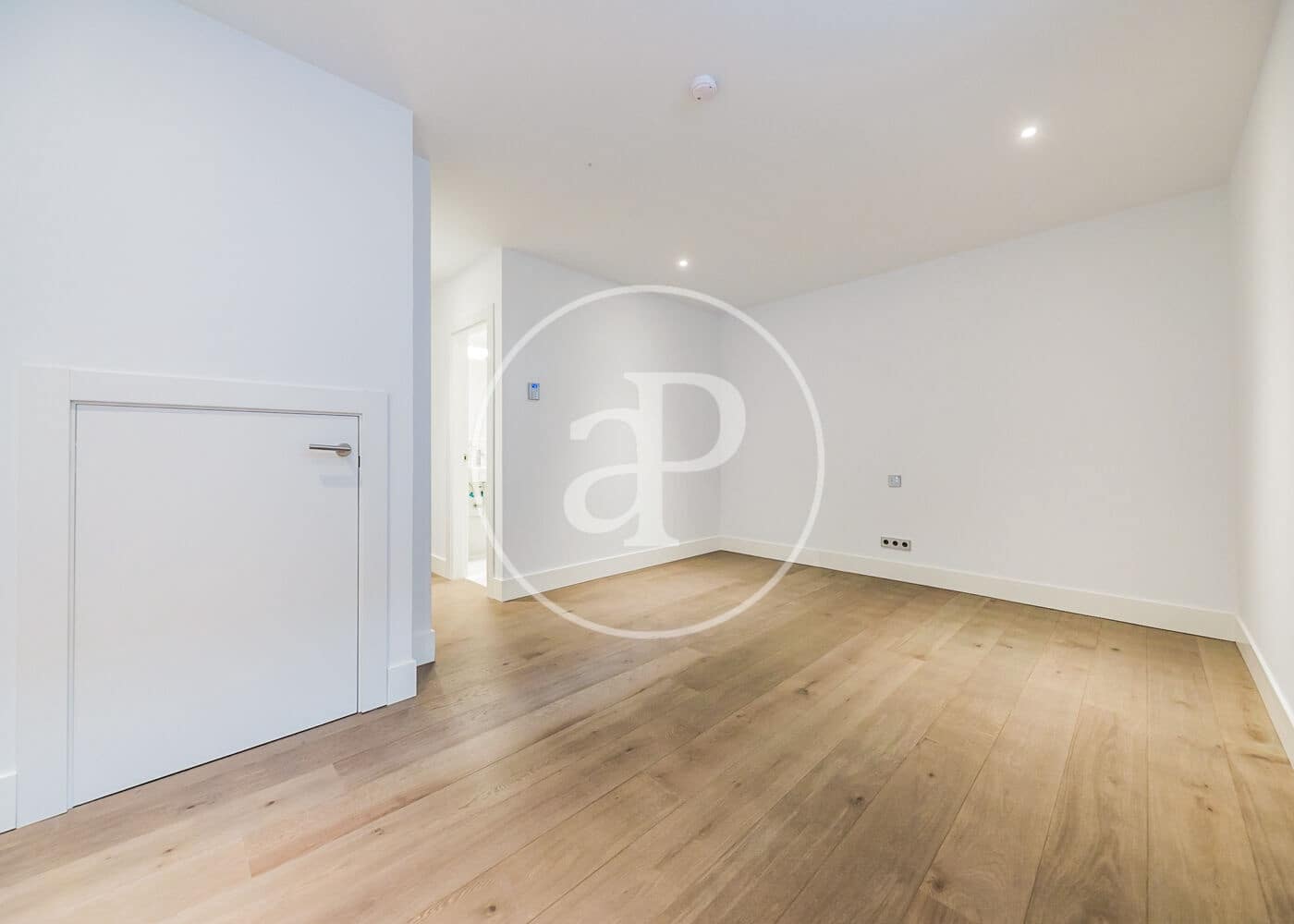 5 bedroom Villa for sale in Madrid city with pool garage - € 3,500,000 (Ref: 10109632)