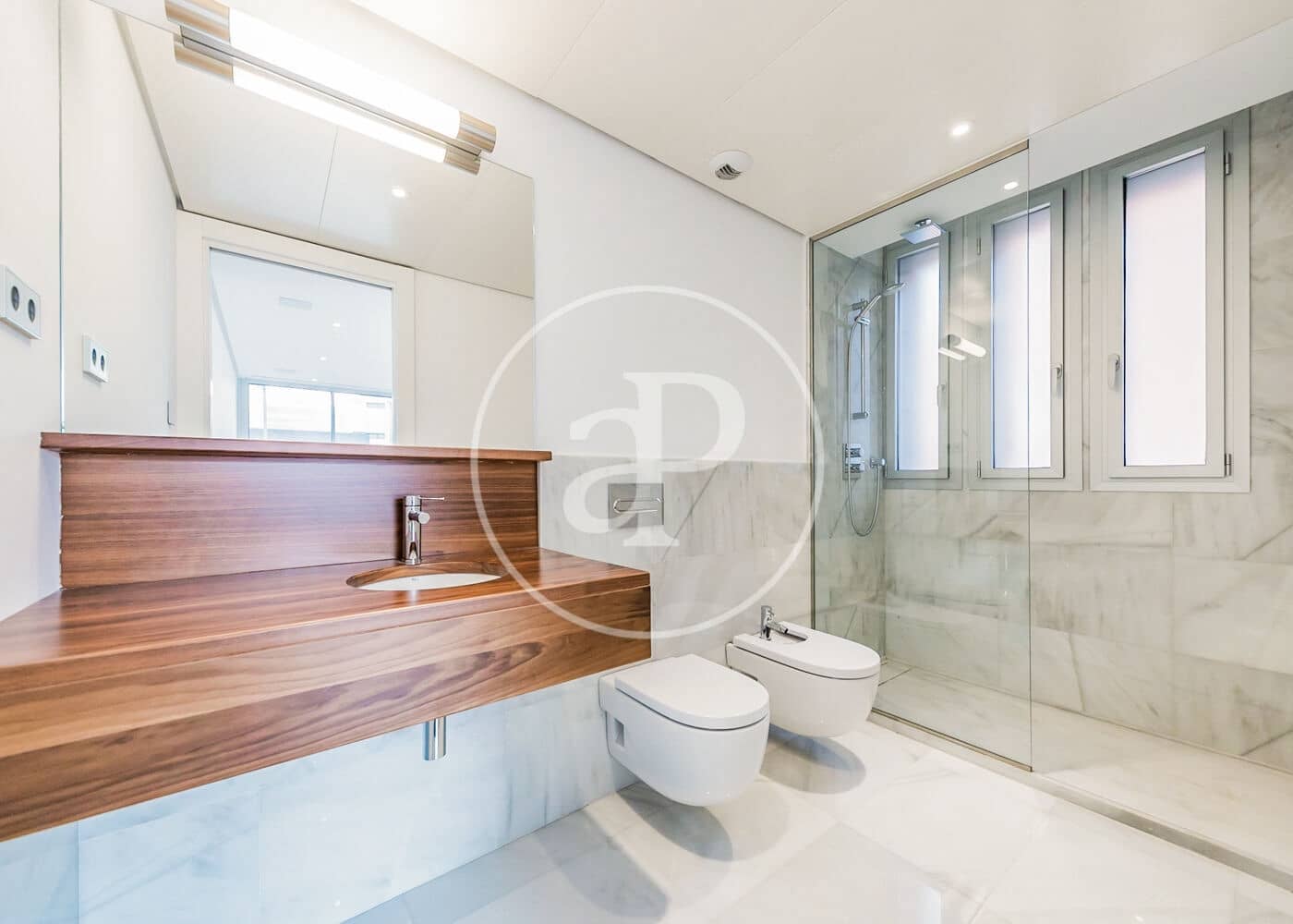 5 bedroom Villa for sale in Madrid city with pool garage - € 3,500,000 (Ref: 10109632)