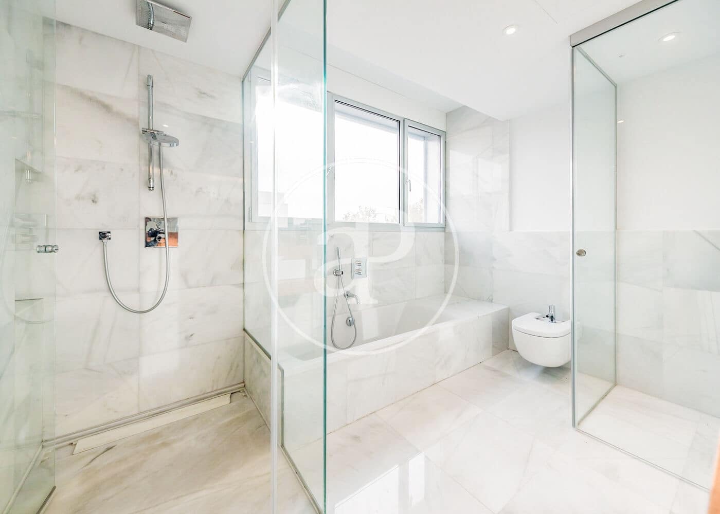 5 bedroom Villa for sale in Madrid city with pool garage - € 3,500,000 (Ref: 10109632)