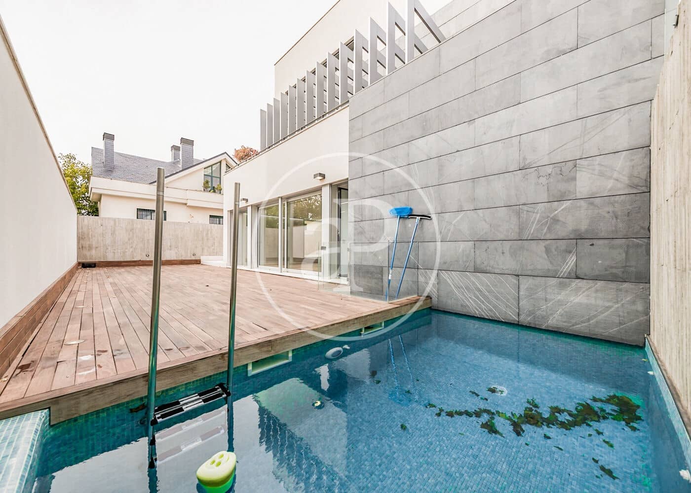 5 bedroom Villa for sale in Madrid city with pool garage - € 3,500,000 (Ref: 10109632)