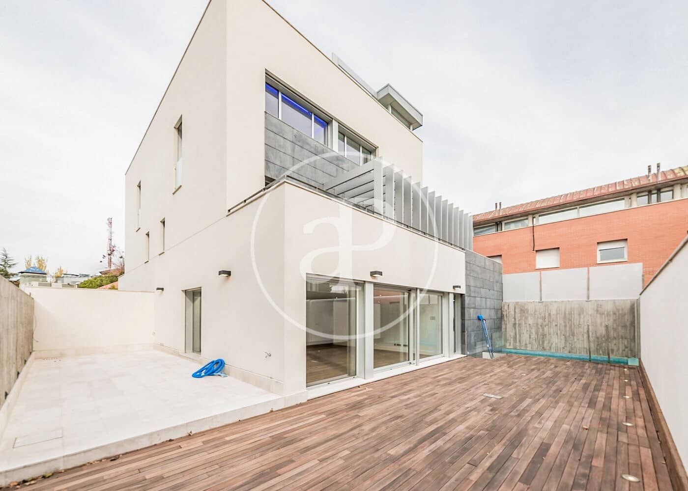 5 bedroom Villa for sale in Madrid city with pool garage - € 3,500,000 (Ref: 10109632)
